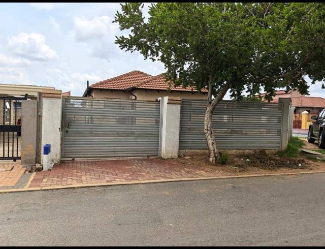 3 BEDROOM PROPERTY TO RENT IN GOUDRAND